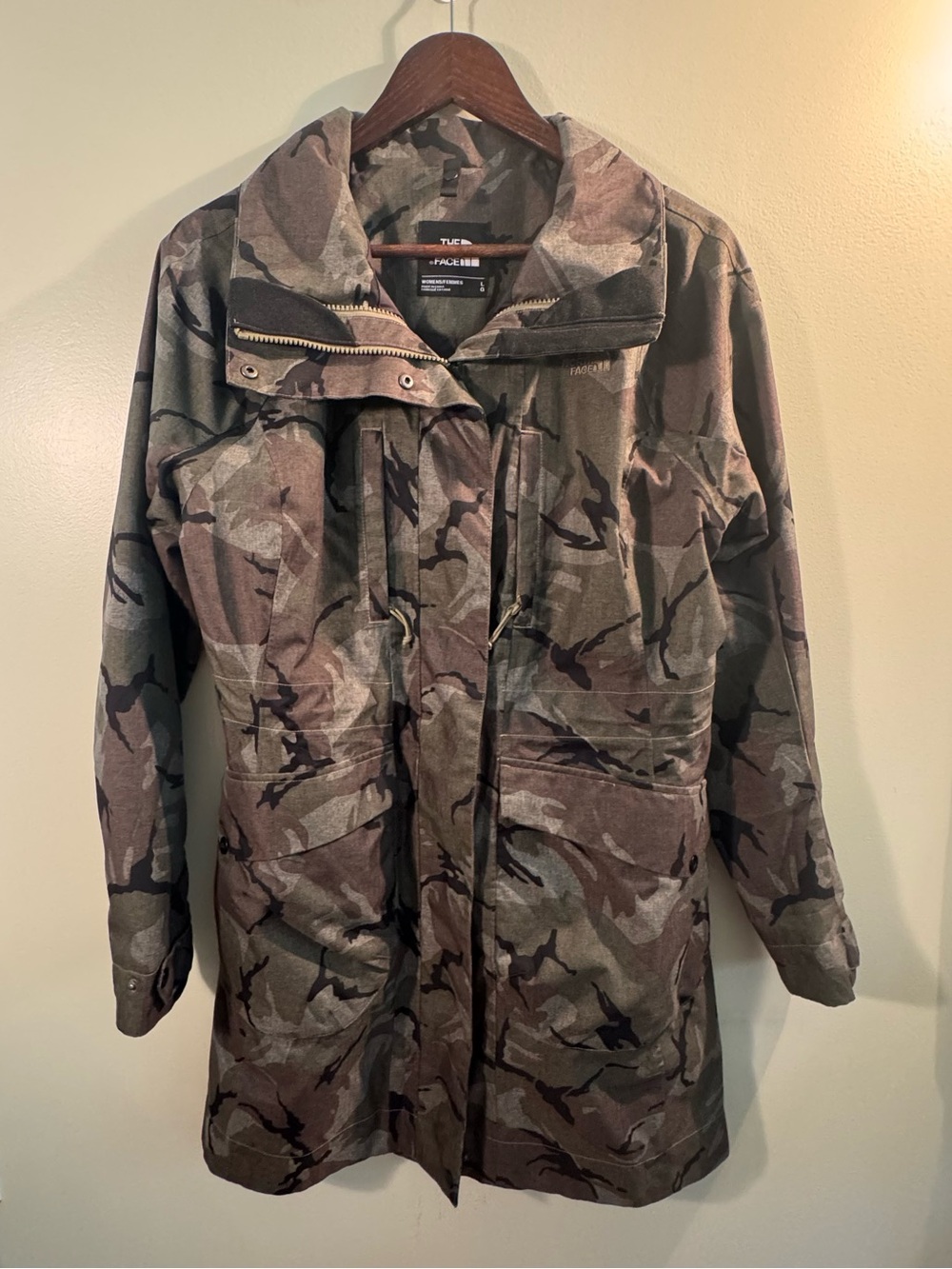 The North Face Women’s Camo Parka Jacket Coat Size Large Missing Hood & Liner